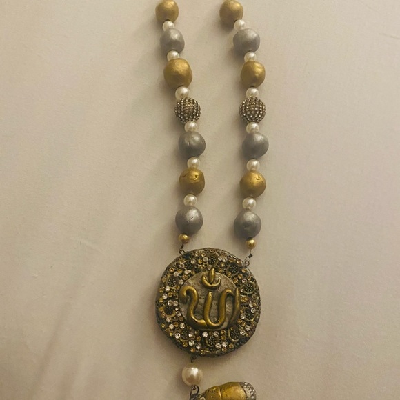 Hand made Mala just so gorgeous with intricate details - Picture 4 of 5